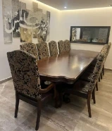 طاولة طعام 12 كرسي بحالة ممتازه