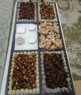 تمور مع خدمة ضيافة رجالي ونسائي