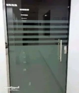 فني زجاج سكريت. خدمة جميع مناطق الكويت