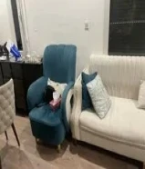 طقم كنبايات 4 قطعه وطقم سفره مع كراسي وبيرو استعمال خفيف تفصيل