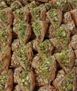 معلم حلويات عربيه خبره بالكويت لأكثر من 20 عام يبحث عن نصف دوام او دوام كامل