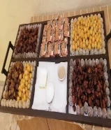 تمور مع خدمة ضيافه رجالي ونسائية