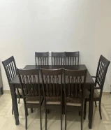 طاولة طعام