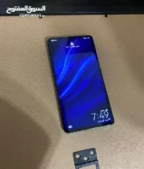 للبيع هاتف هواوي p30 pro 256 جيجا ممتاز مع الكرتونه أغراضه أصليه كامله