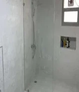 فني زجاج سكريت