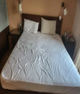 تخت و 2 طاولة جانبية و خزانة ادراج من ايكيا bed with 2 night stands and 1 drawers unit from ikea