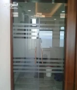 تركيب زجاج سكريت وشاورات بكس ومرايات وطاولات الطعام