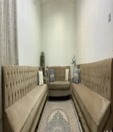 طقم كنب للبيع اسفنج البغلي مريح بحاله ممتازه