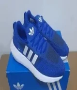 جوتي اديداس اصلي وجديد بالكرتون مقاس 43 للبيع