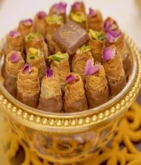 معلم حلويات عربيه خبره بالكويت يبحث عن نص دوام او دوام كامل