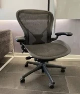 80 ديناركراسي Herman Miller الامريكي متوفر كميات واسعار ممتازة