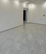 للايجار شقه ف جنوب عبدلله مبارك 3 غرف منهم غرفه ماستر و غرفتين بنهم حمام و مطبخ و صاله و غرفه خادمه