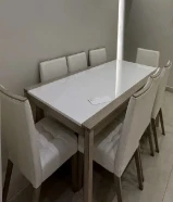 طاولة 8 اشخاص من Ashley