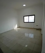 غرفتين وصالةمساحات كبيرة وحمامين ومطبخ شامل الكهر