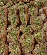 معلم حلويات عربيه خبره بالكويت يبحث عن نص دوام او دوام كامل