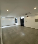 للإيجار شقه ارضيه الجابريه مع بلكونتين
