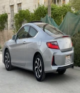 للبيع هوندا اكورد كامل الموصفات المالك الاول عداد 85 موديل 2017