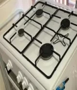 للبيع غاز اربعه عيون بحالة نظيفه جداً