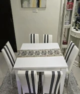 "Impressive Used Dining Room Table in Excellent Condition – Don't Miss Out!"