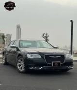 كرايزلر 300 عداد 65الف موديل 2019