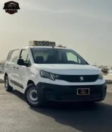 بيجو بارتنر موديل 2020 عداد 190 الف جير عادي بوكس مقفل ثلاجه