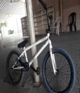 دراجه هوائية من نوع bmx عليها قطع stln و ahadow