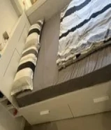 للبيع سرير مع تخزين شبه جديد