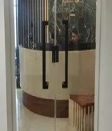 فني زجاج سكريت