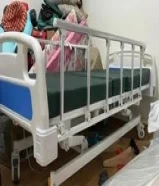 Fully Functioning Medical Bed available for sale. سرير طبي يعمل بكامل طاقته متاح للبيع