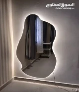 زجاج سكوريت .ومريات .وتركيب استيكر مغبش .تصليح مكينة باب زجاج.زجاج طولات .قواطع .شورات .مريات اضاءة
