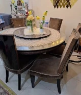 طاولة طعام للبيع