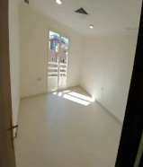 للايجار بالسالميه شقه غرفه وصاله للعائلات قطعه 3 خلف شارع البلاجات