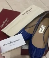حذاء نسائي فاخر باللون الازرق ماركة salvatore ferragamo