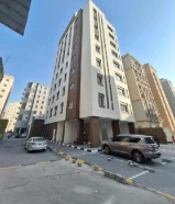 للإيجار بحولي عمارة جديدة قطعة 2 خلف متحف العثمان موقع مميز شقه 2 غرفه و2 حمام وصالة ومطبخ