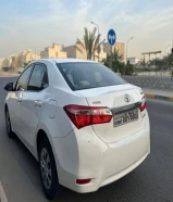للبيع تويوتا كرولاء موديل ٢٠١٥ بحاله جدا