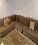 كنب نضيفه لون بني