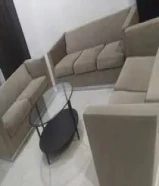 كنب بحاله ممتازه عبارة عن ثلاث كنبات